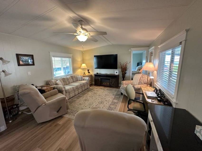 581 Lake Henry a Winter Haven, FL Mobile or Manufactured Home for Sale